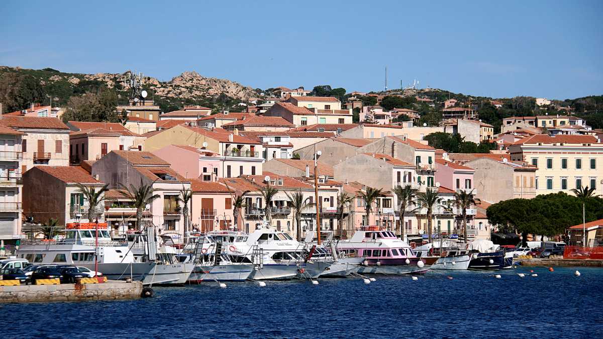 Cosa vedere nel centro storico di La Maddalena: guida 2026